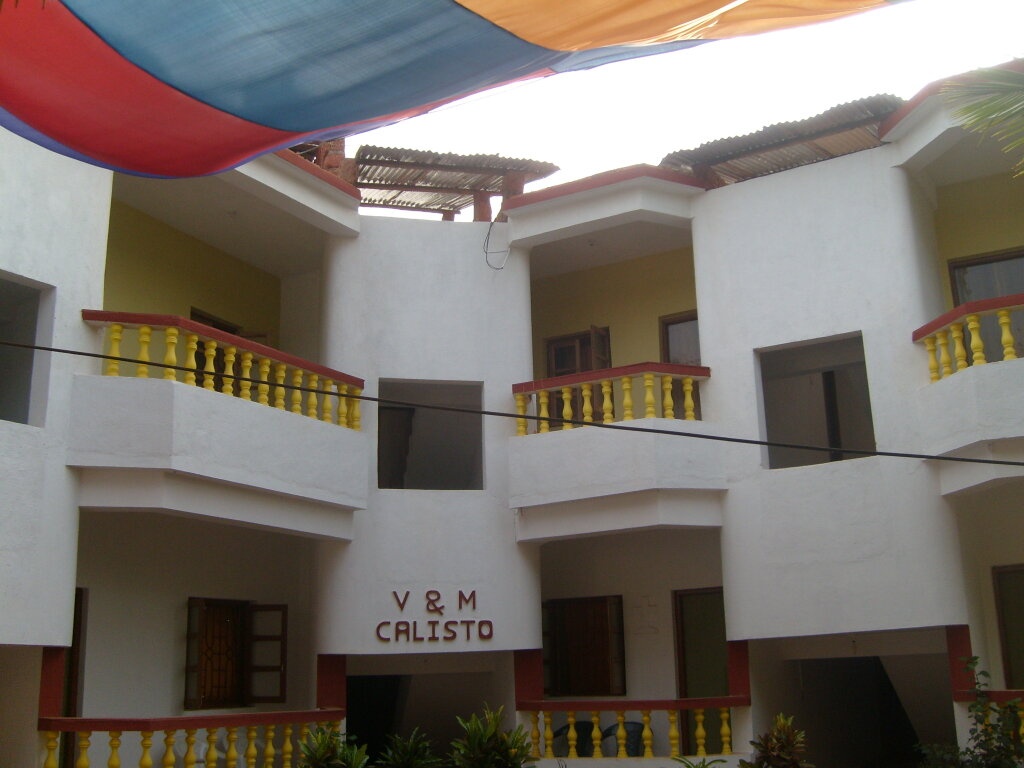 V & M Calisto Guest House, пляж Ашвем