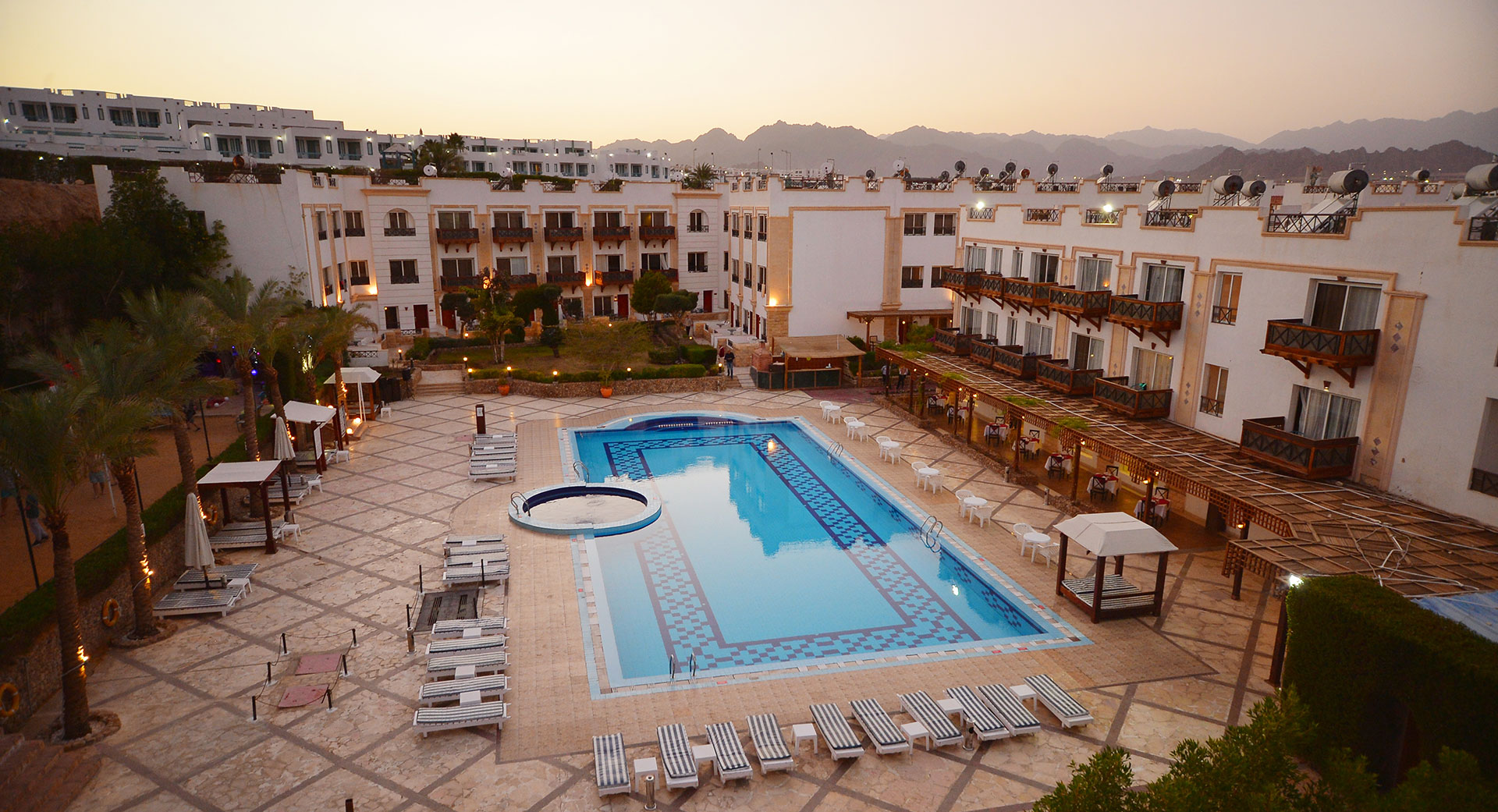 Falcon Naama Star