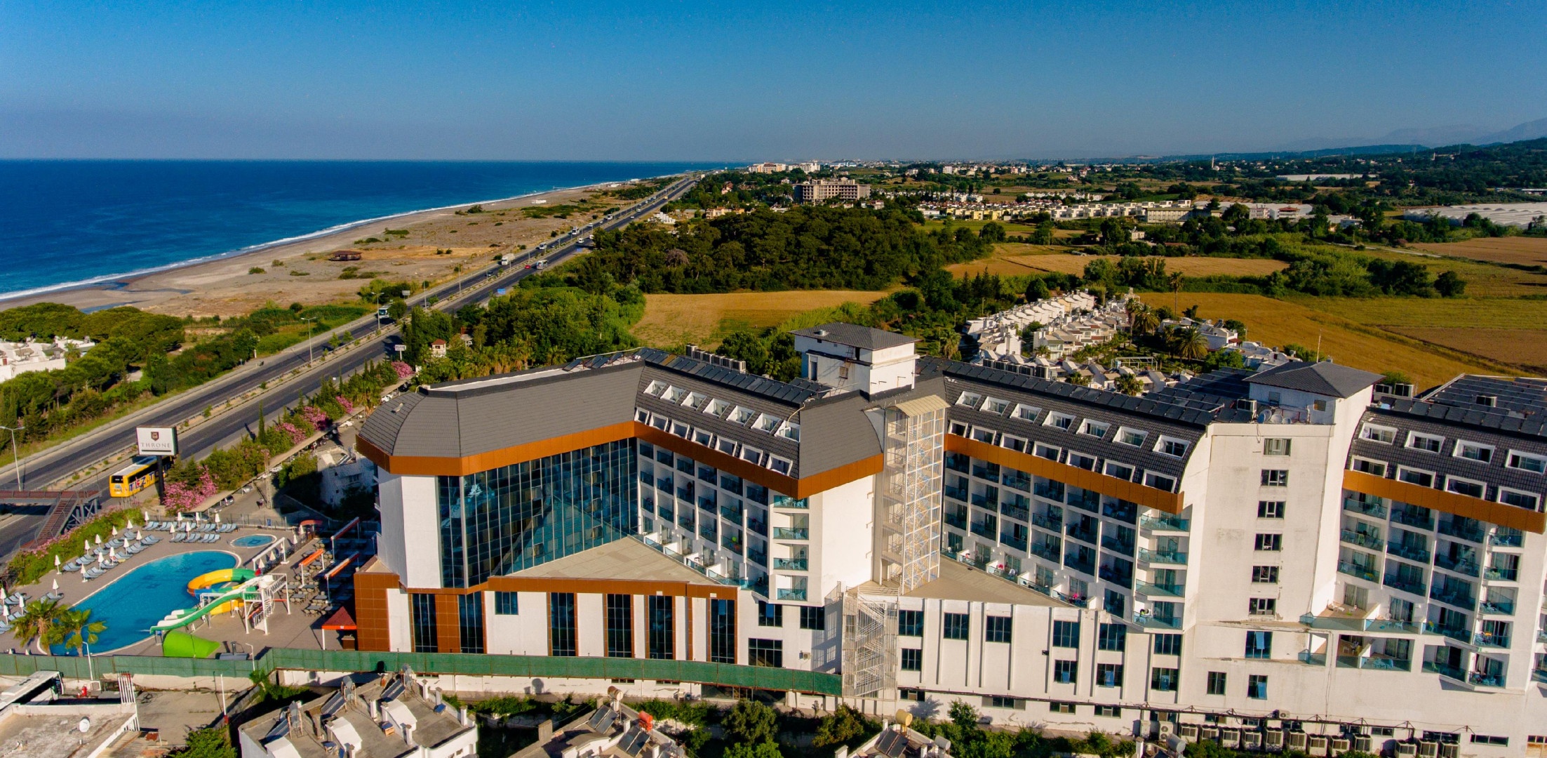 Throne Beach Resort & Spa — фото 2