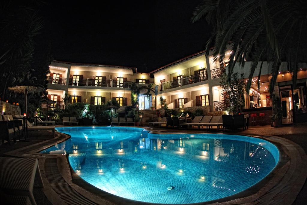 Stamos Hotel