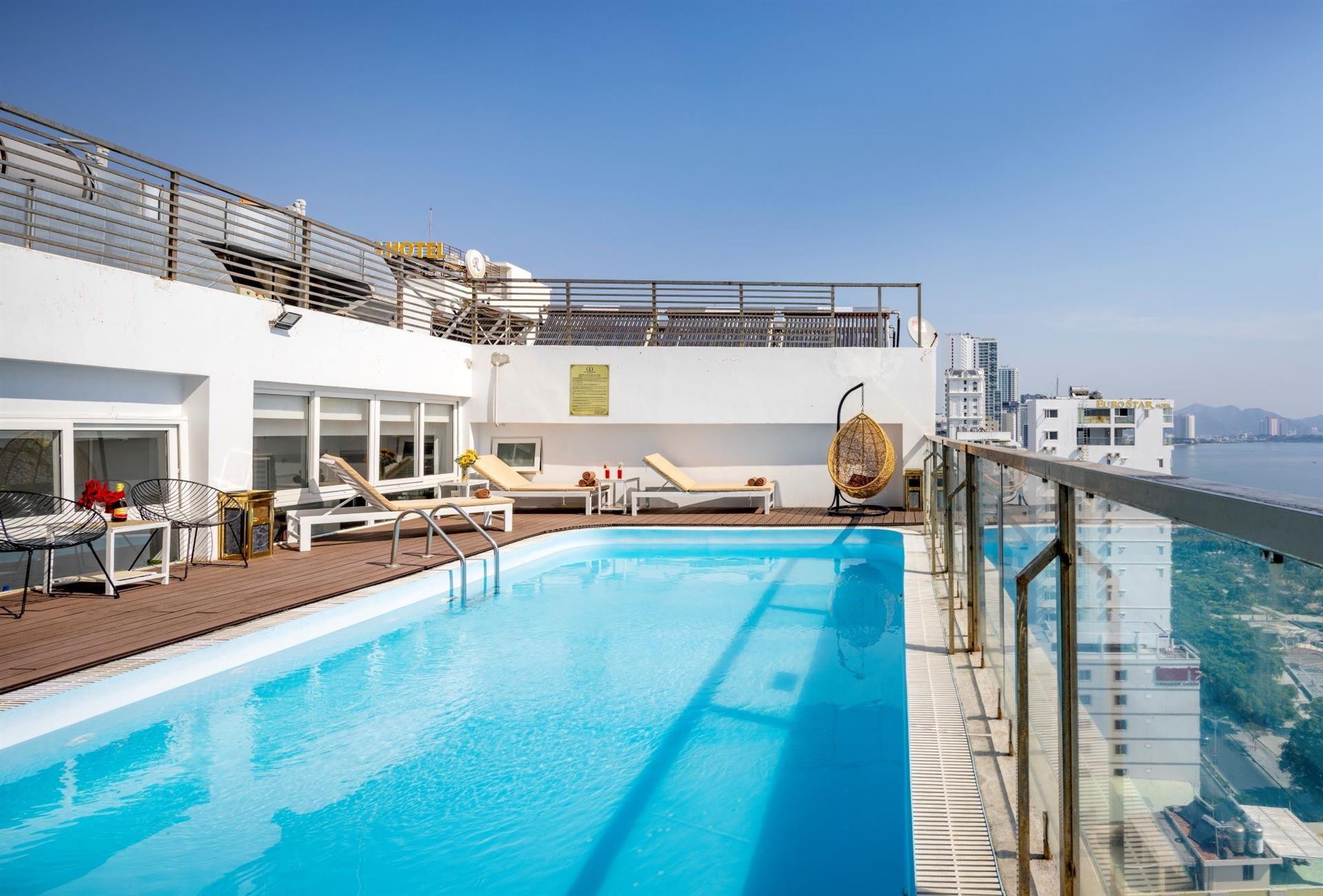 Paris Nha Trang Hotel, Нячанг