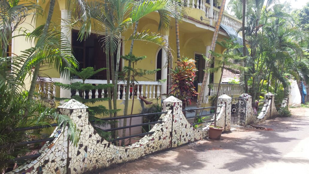 «Yellow House» Guest House — фото 2