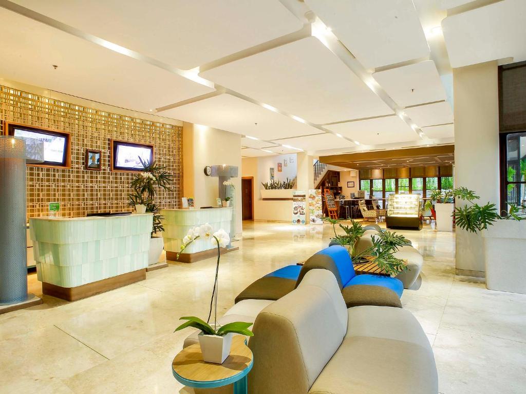 Grand Livio Kuta Hotel — фото 4