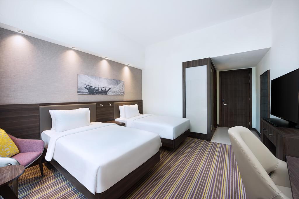 Hampton by Hilton Dubai Airport — фото 3
