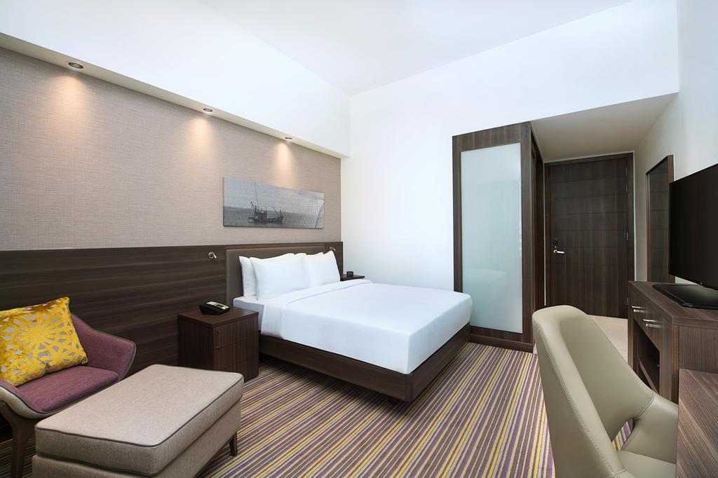 Hampton by Hilton Dubai Airport — фото 5
