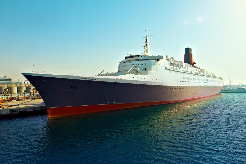 Queen Elizabeth 2, Бур Дубай