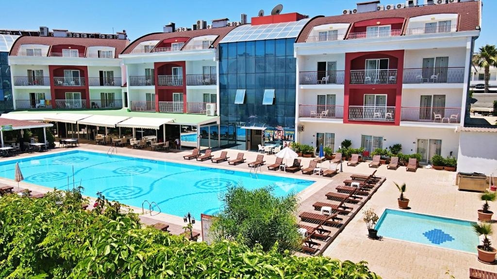 Side Legend Hotel