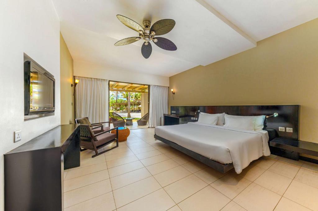 Crystals Beach Resort Belle Mare — фото 3