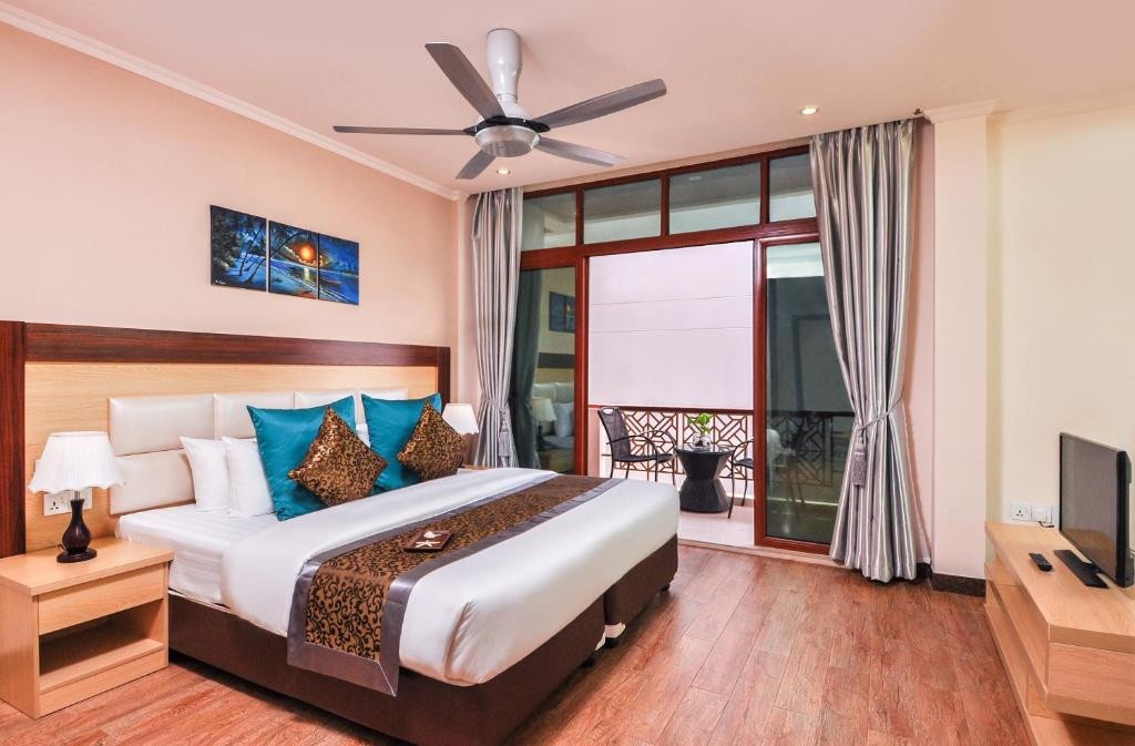 Triton Beach Hotel & Spa — фото 4