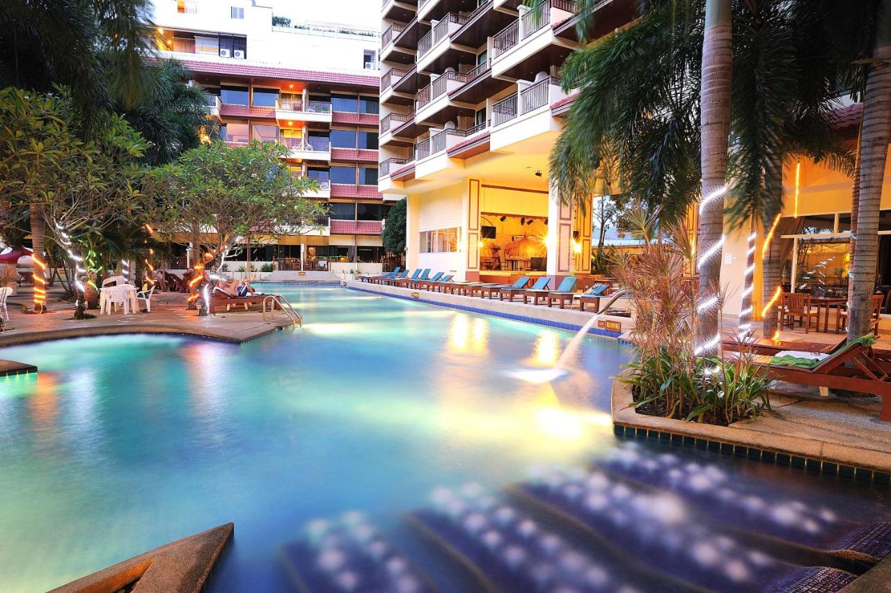 B Buri Hotel