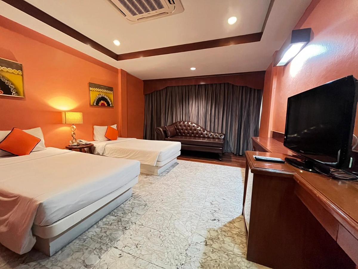 B Buri Hotel — фото 2