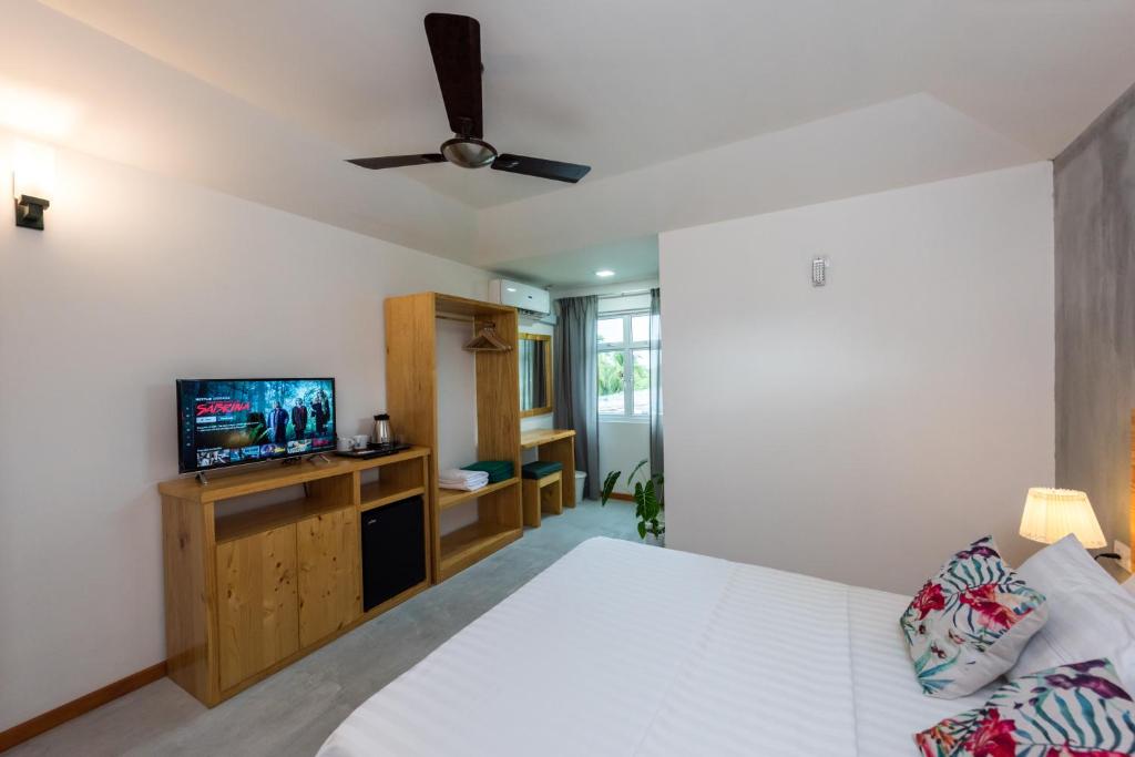 «Isla Dhiffushi» Guest House — фото 2