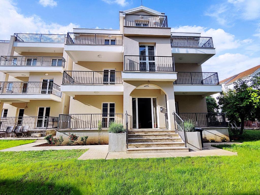 Bofani Apartments