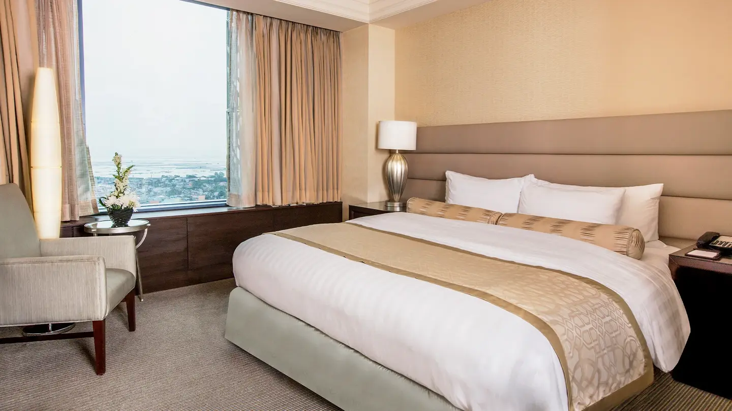 Crimson Hotel Filinvest City — фото 3