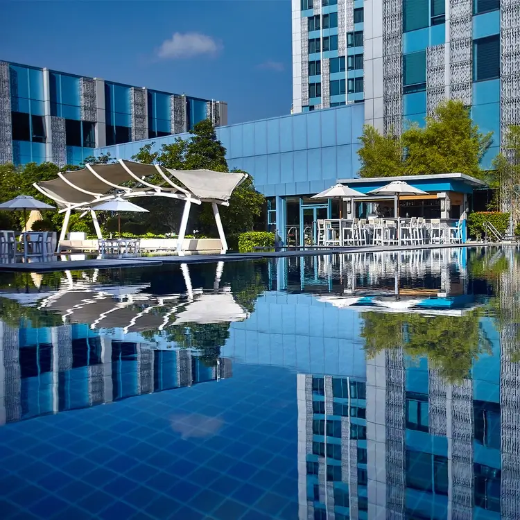 Crimson Hotel Filinvest City — фото 6