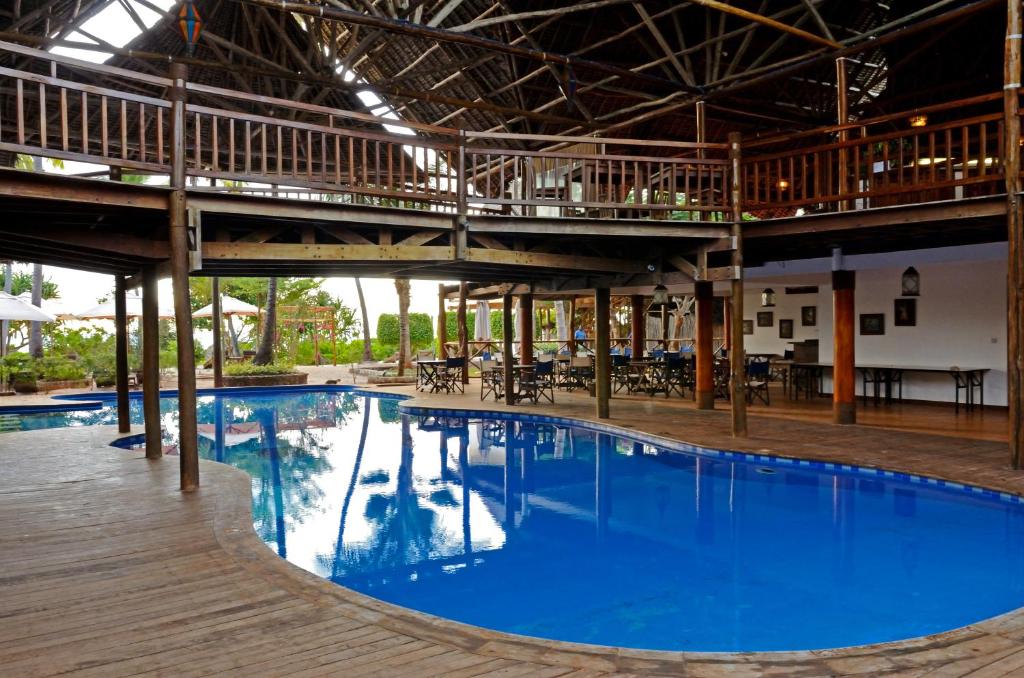 Kena Beach Hotel — фото 2