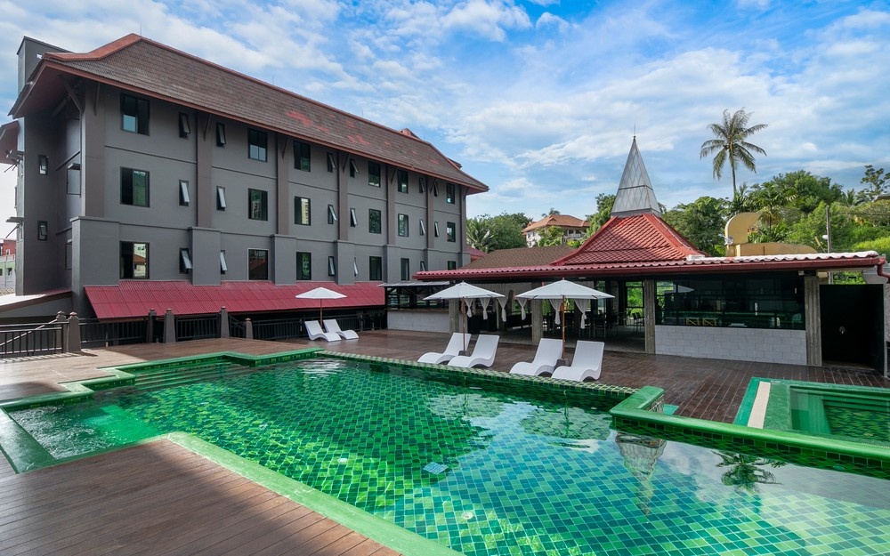 Tuana Hotels The Phulin Resort, пляж Карон