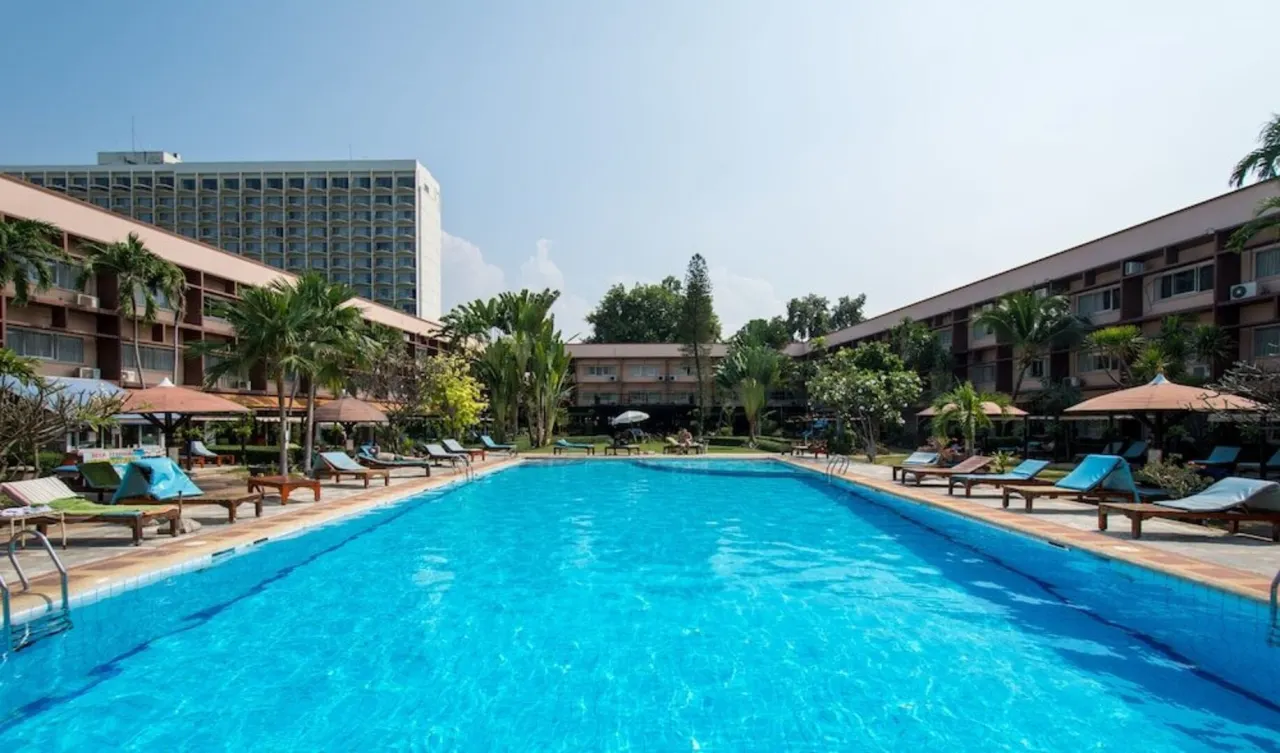 Basaya Beach Hotel & Resort — фото 2