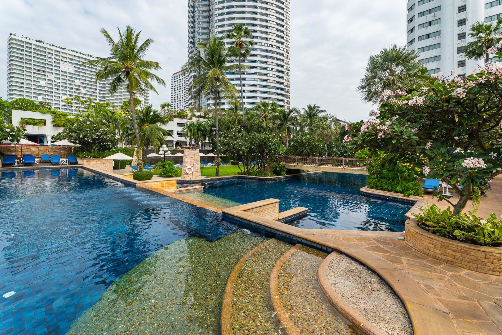 Jomtien Palm Beach Hotel & Resort