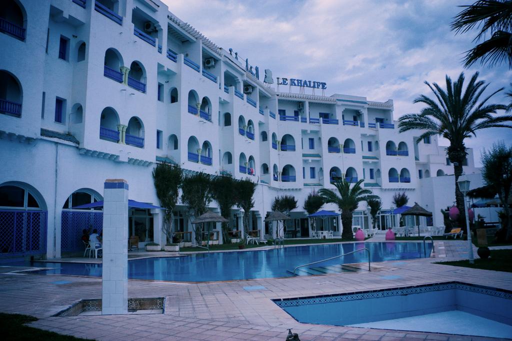 Le Khalife
