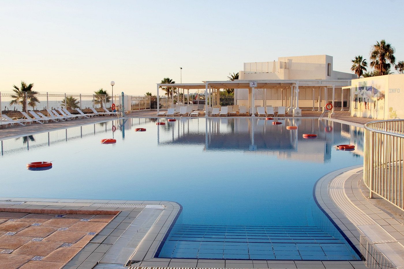 El Mouradi Club Selima