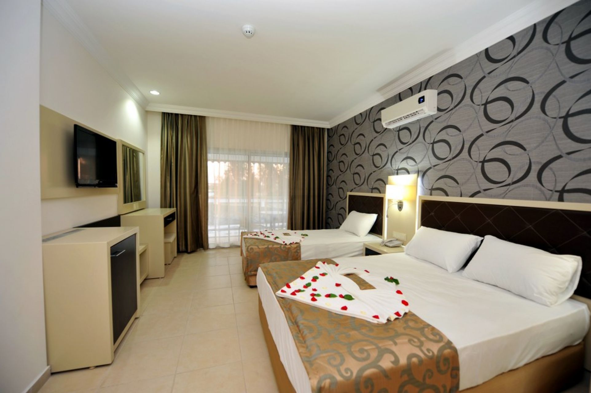 Asrin Beach Hotel — фото 2