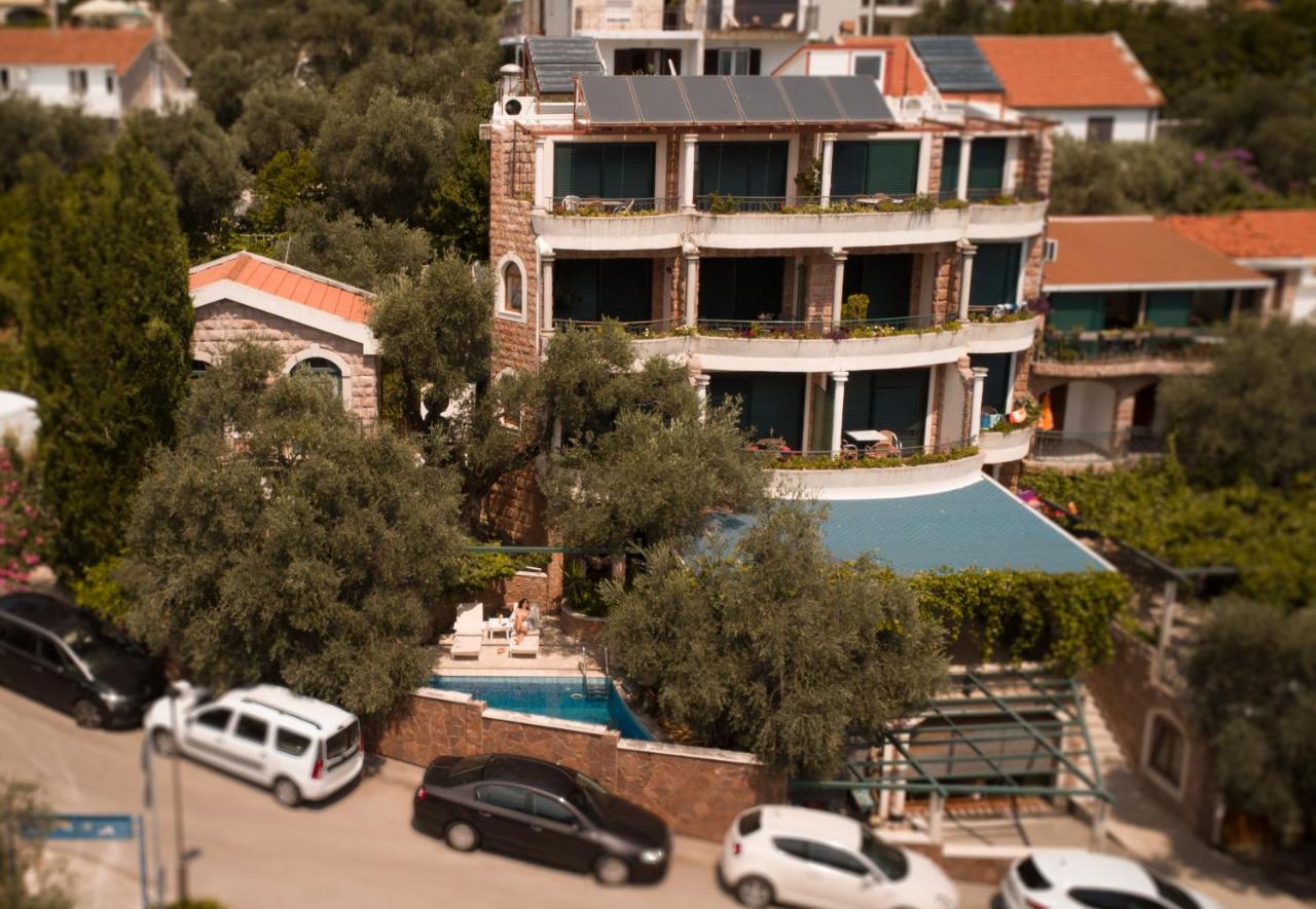 Apartments and Rooms Levantin Inn