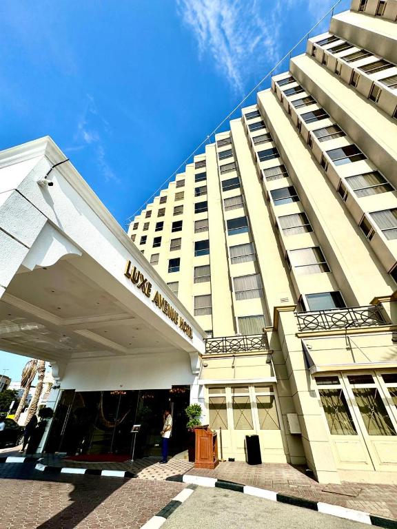 Luxe Avenue Hotel