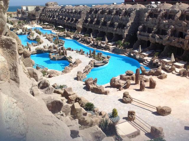 Caves Beach Resort