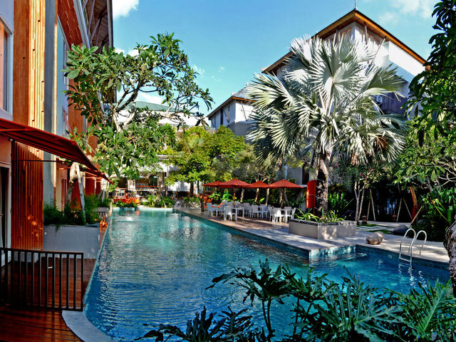 Harris Hotel & Residences Sunset Road