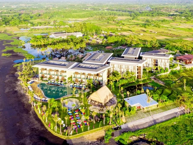 Wyndham Tamansari Jivva Resort