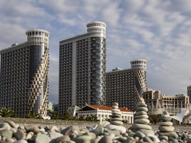 Holiday Lux Sea Towers