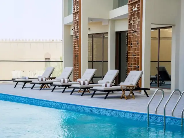 Golden Tulip The Village