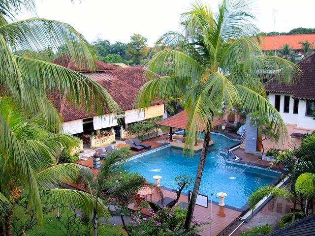 Bakungs Beach Hotel